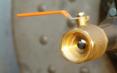 Zawory kulowe w instalacjach wysokociśnieniowych – kiedy i dlaczego warto je stosować?